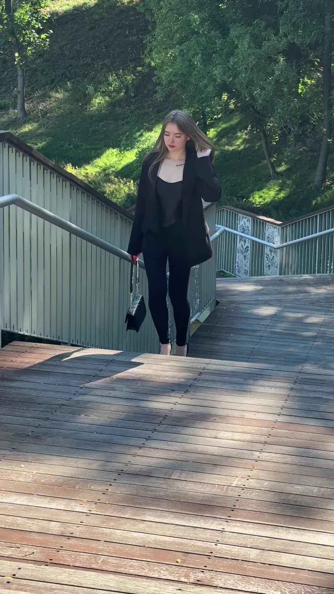 @888