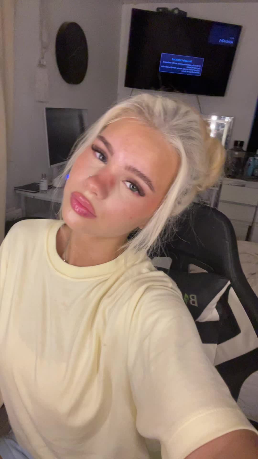 @💎𝐌𝐈𝐊𝐀 𝐁𝐑𝐎𝐎𝐊𝐒💎