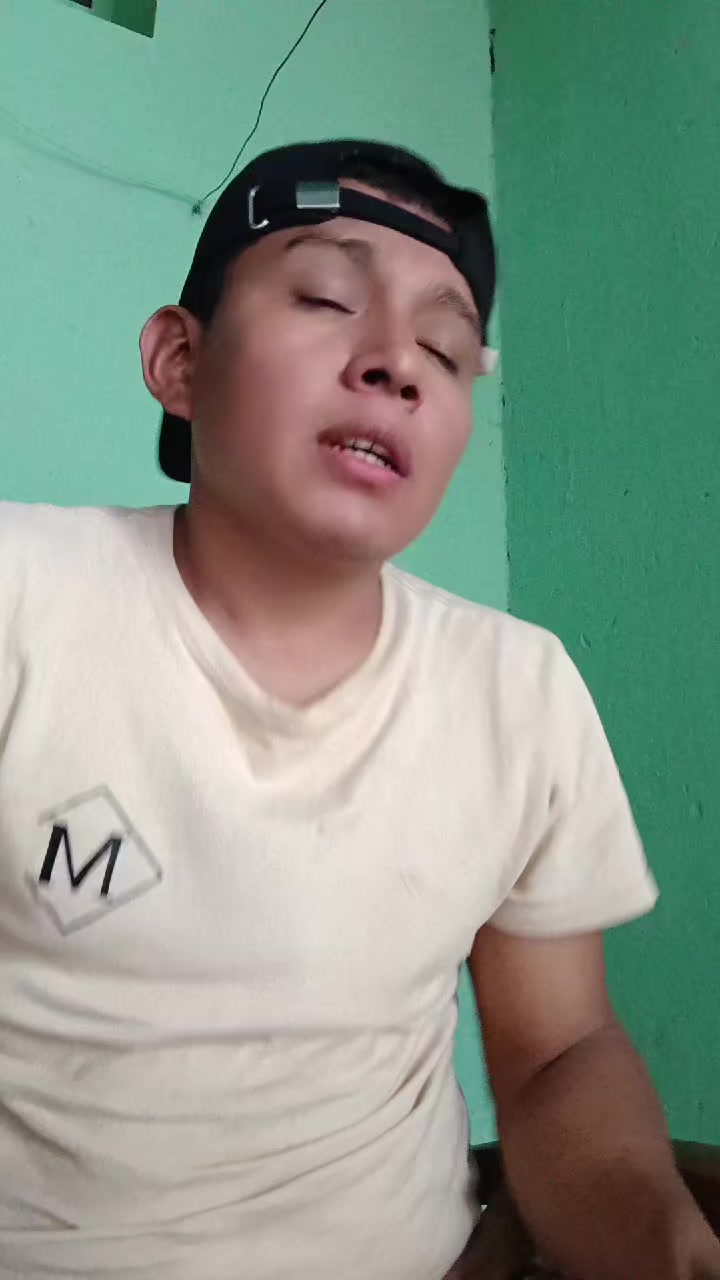 @Un Joven So&ntilde;ador Sv