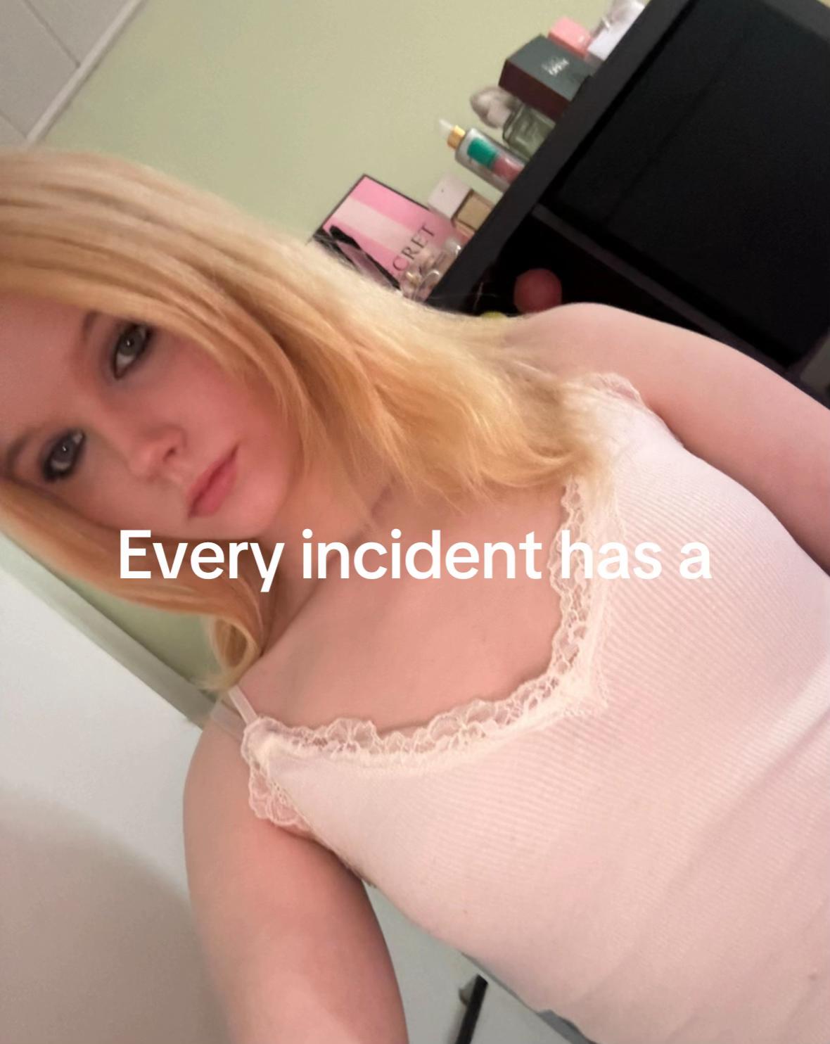 @꧁♕🪽𝒷𝓁ℴ𝓃𝒹 𝒶𝓃𝑔ℯ𝓁🪽♕꧂