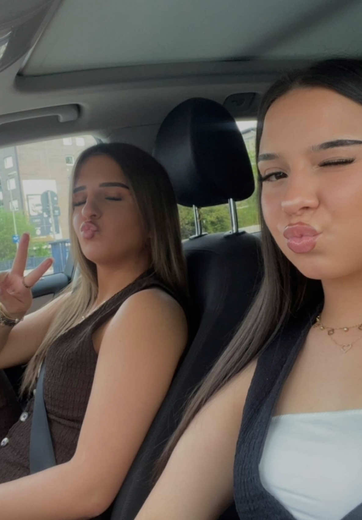 @Despi&amp;Nita