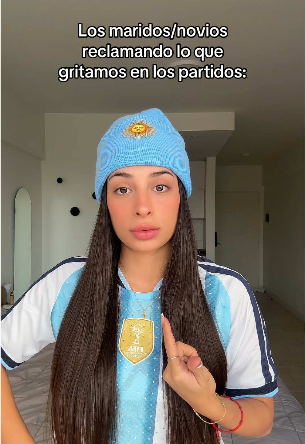 @Micaparre&ntilde;o