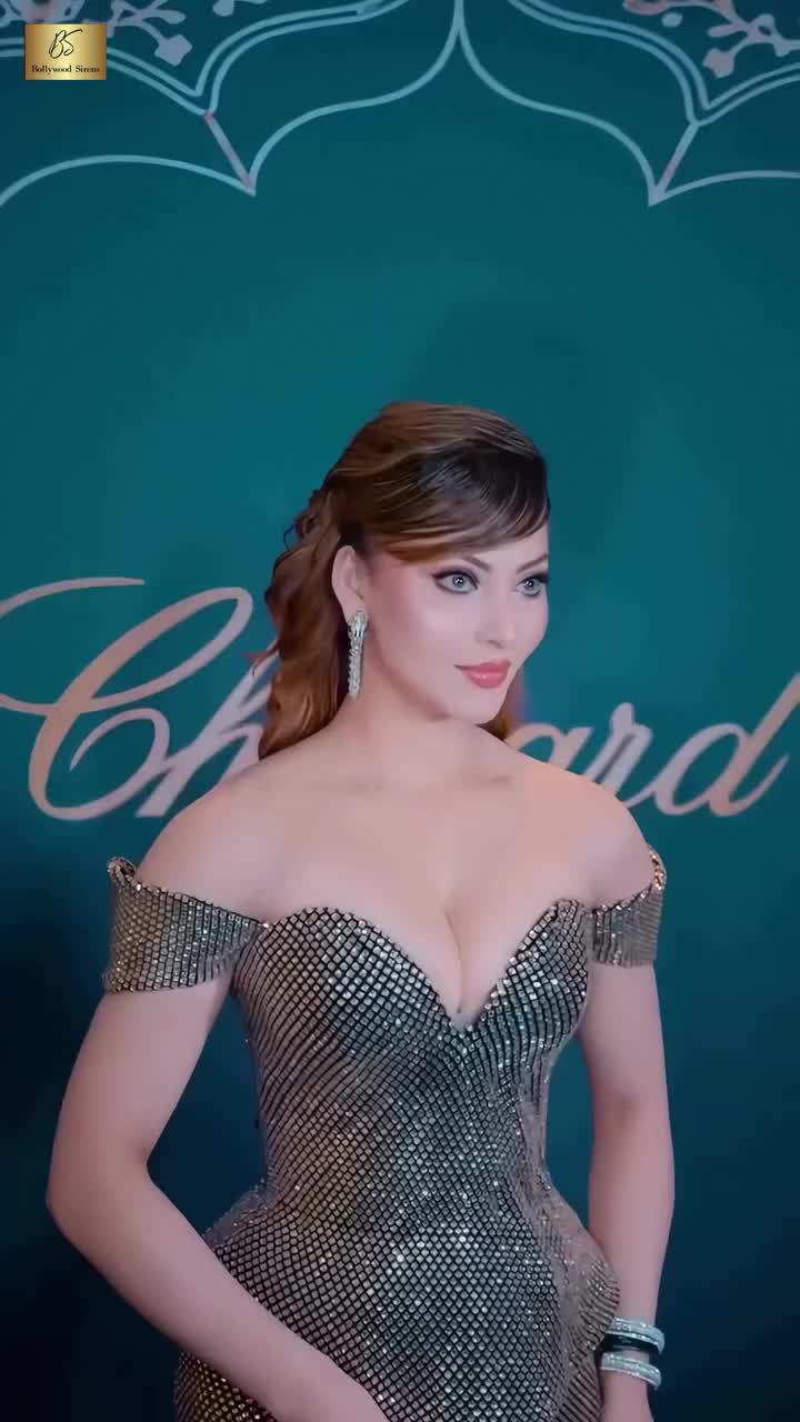 @Urvashi Rautela