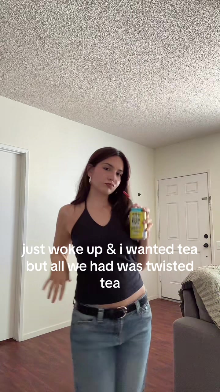 @👩🏻&zwj;❤️&zwj;💋&zwj;👩🏽