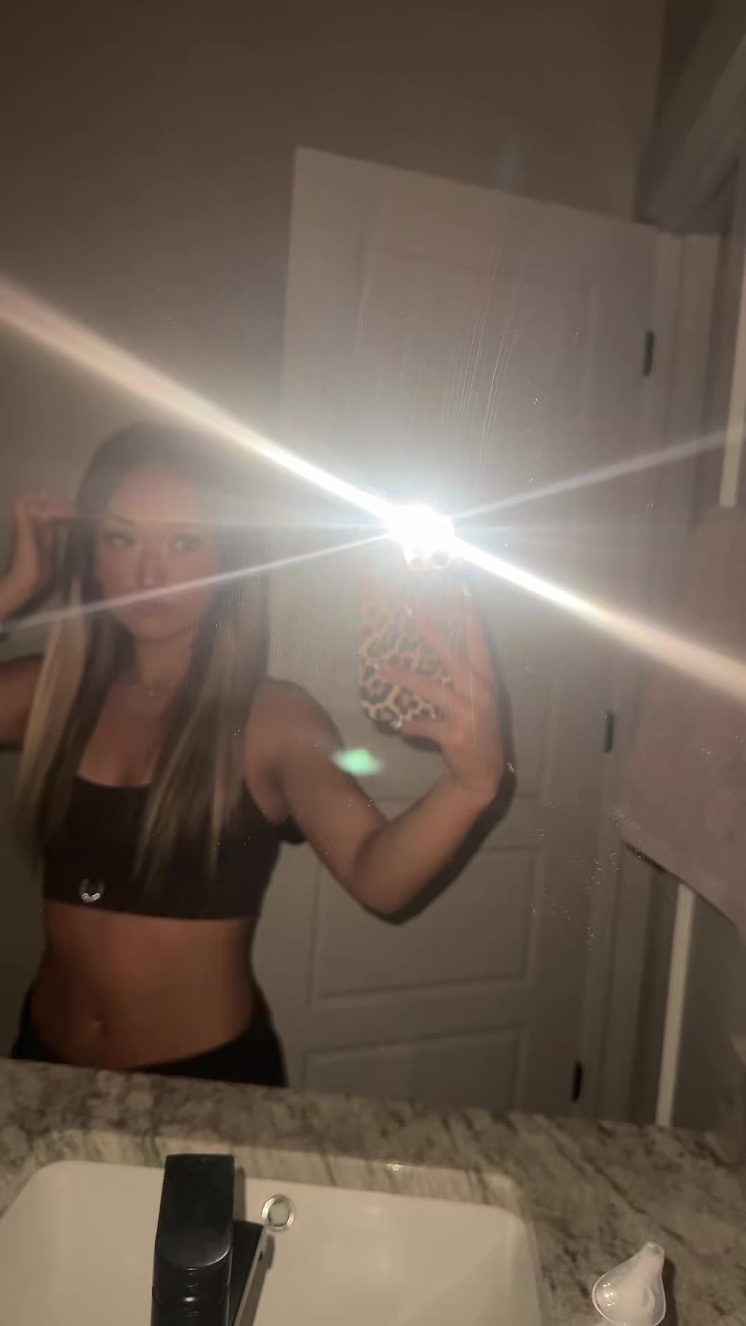 @𝓥