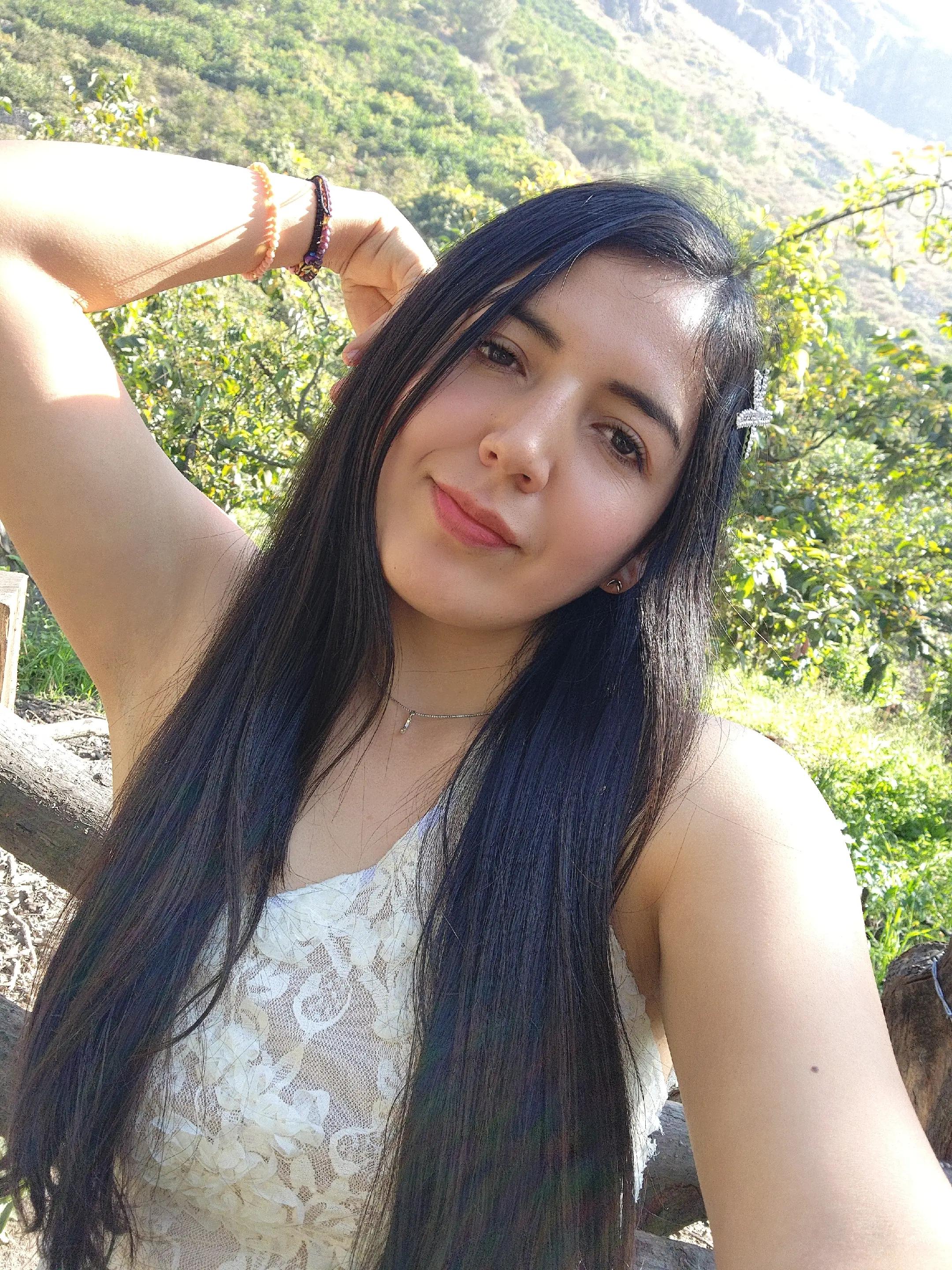 @Ni&ntilde;a de la sonrisa. te sigue