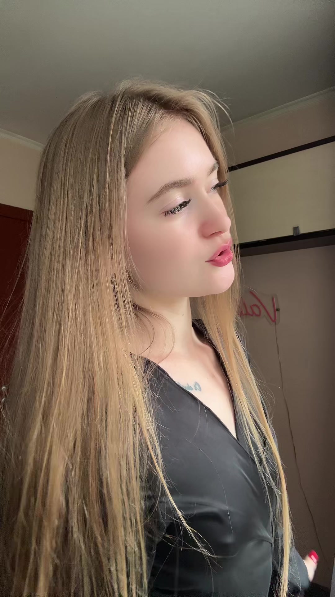 @888