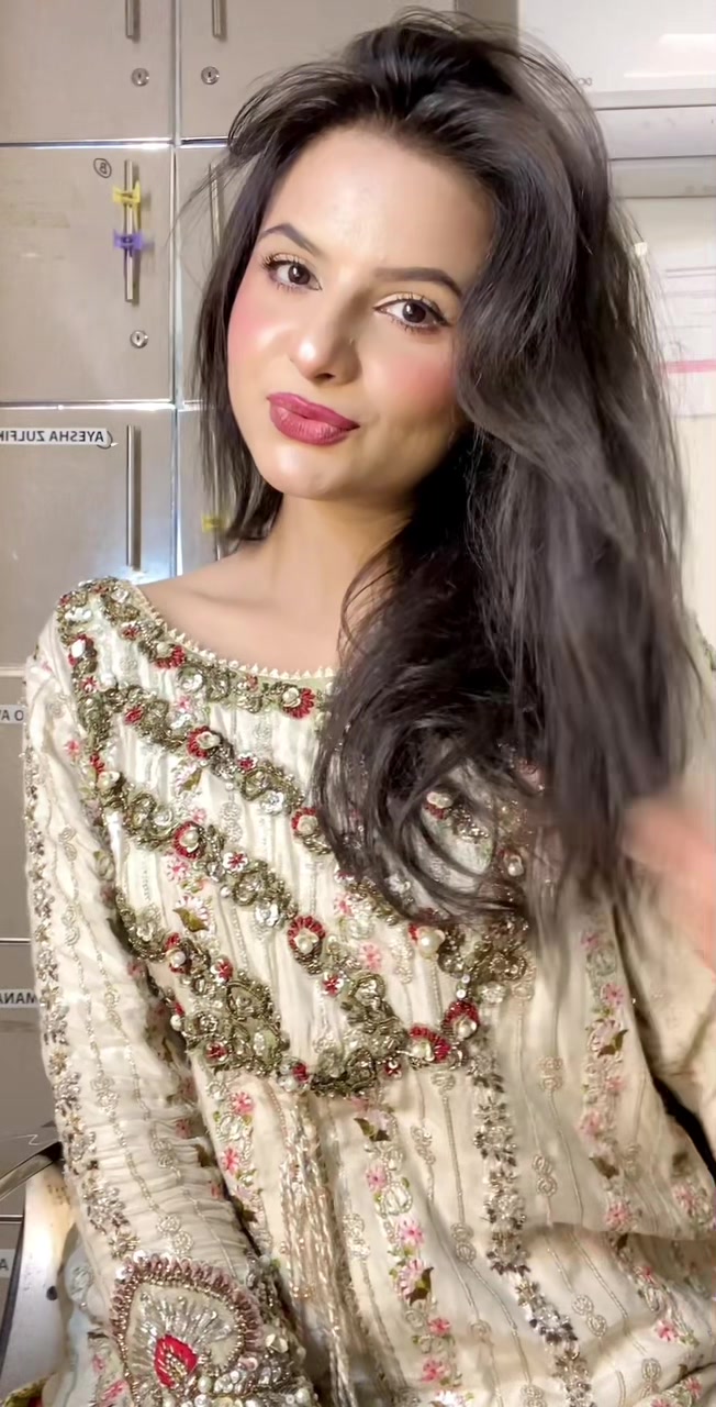 @👑【ماہم  زاہد】👑