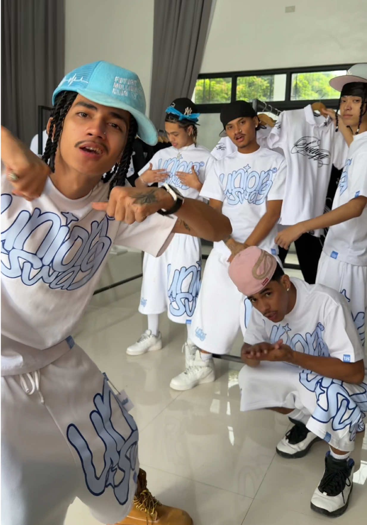 @UNIONSWAG