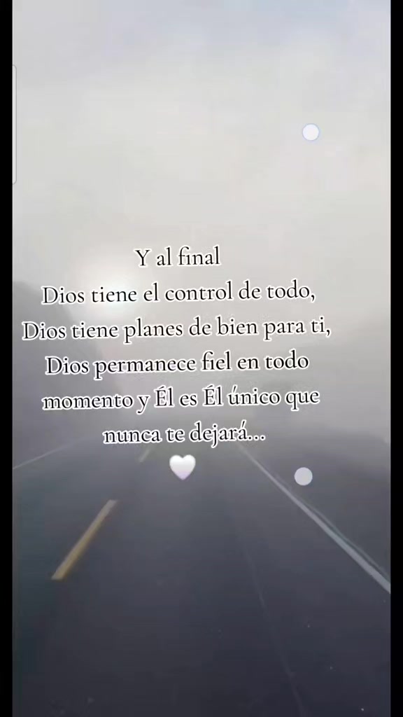 @Claudia Ayma445