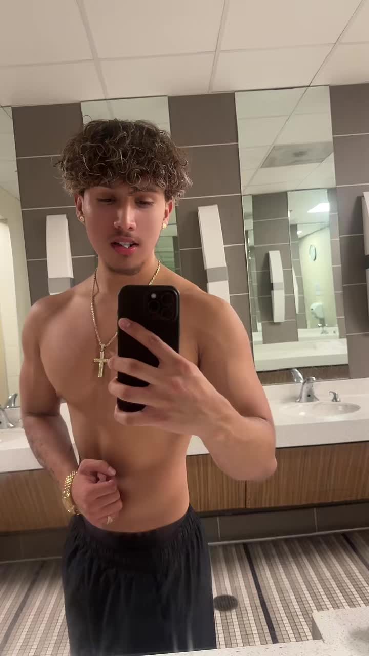 @jamezmontanoo