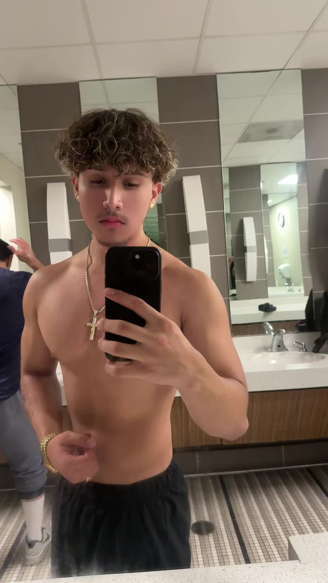 @jamezmontanoo