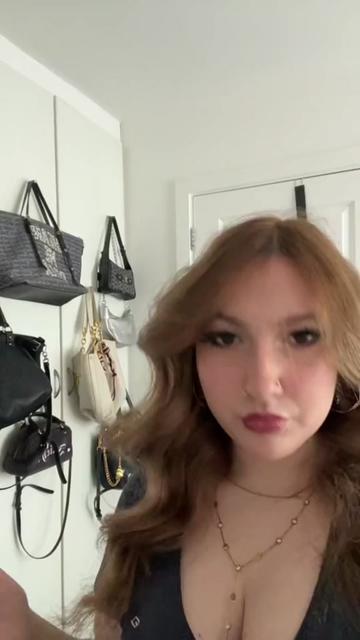 @Adelina.