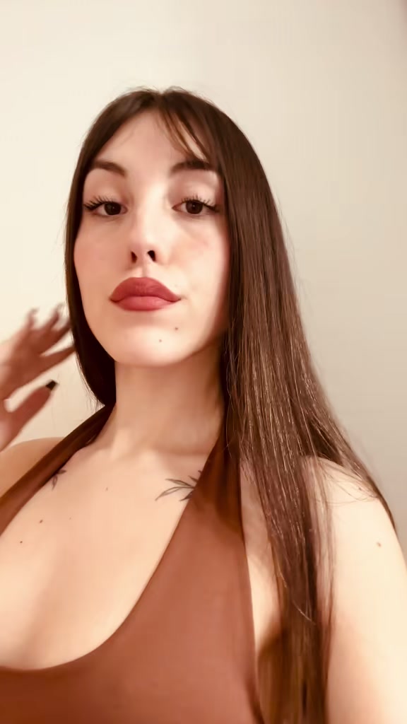 @𝓣𝓪𝓽𝓲.𝓬𝓻𝔂💋