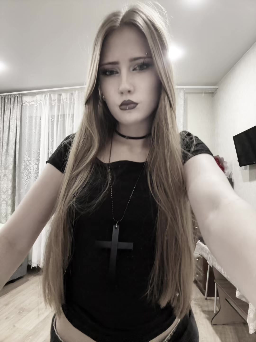 @◤✞ 𝖌𝖗𝖊𝖊𝖓 𝖜𝖔𝖒𝖆𝖓 ✞◥