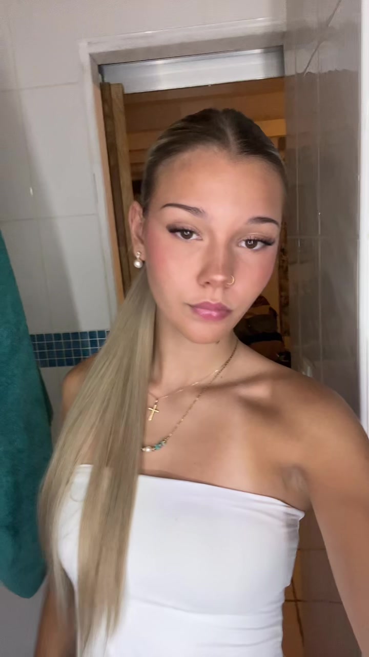 @𝓡𝓸𝓶𝓲𝓮