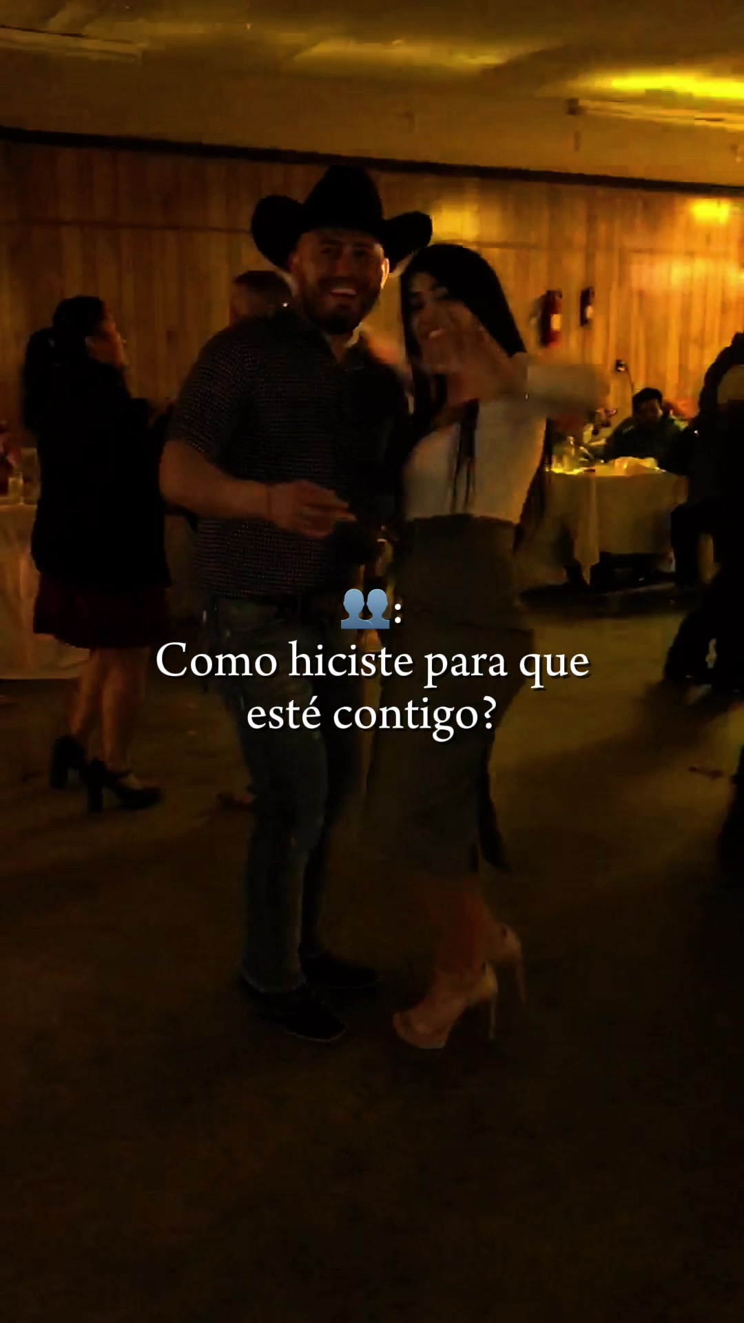 @LauUgalde