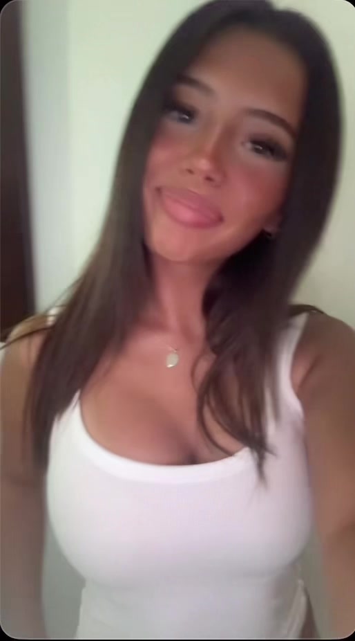 @𝛢 𝑚 𝑒 𝑙 𝑖 𝑎 ❤︎