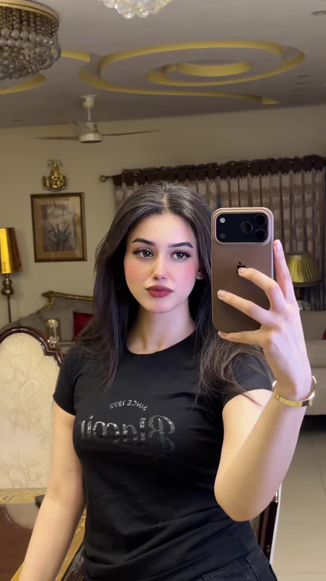 @Alina Amir