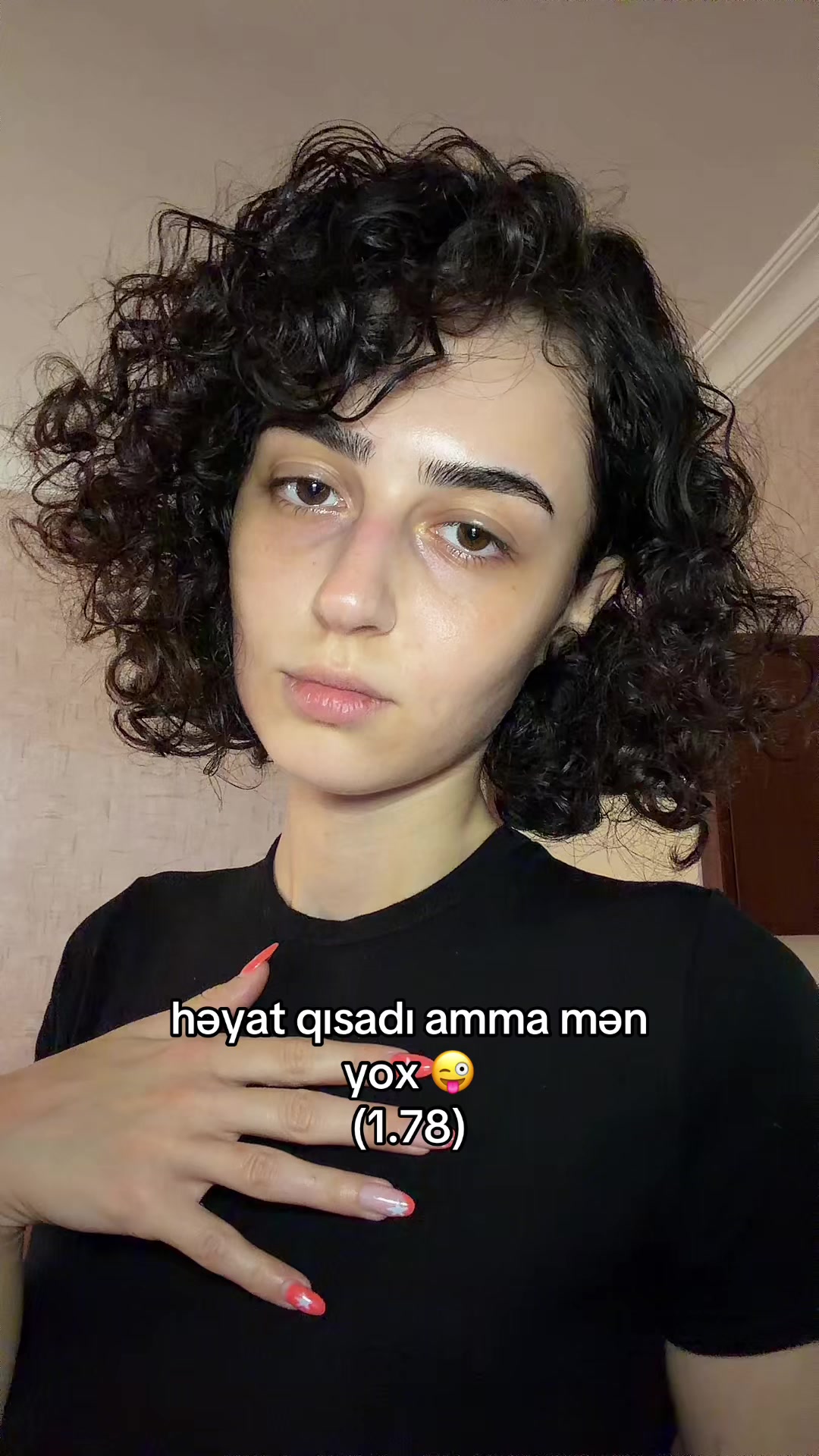 @whoizzherr