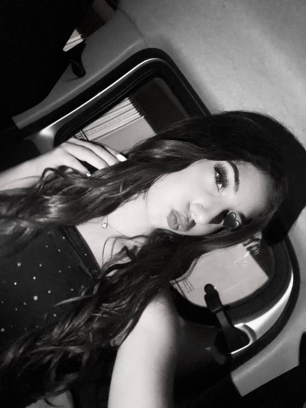 @𝓔𝓵𝓮𝓷𝓪🖤