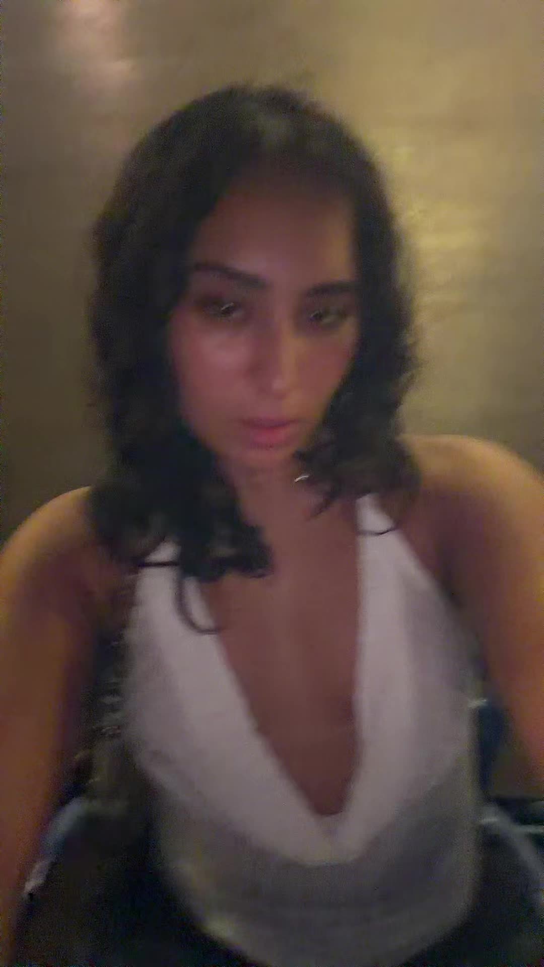 @...