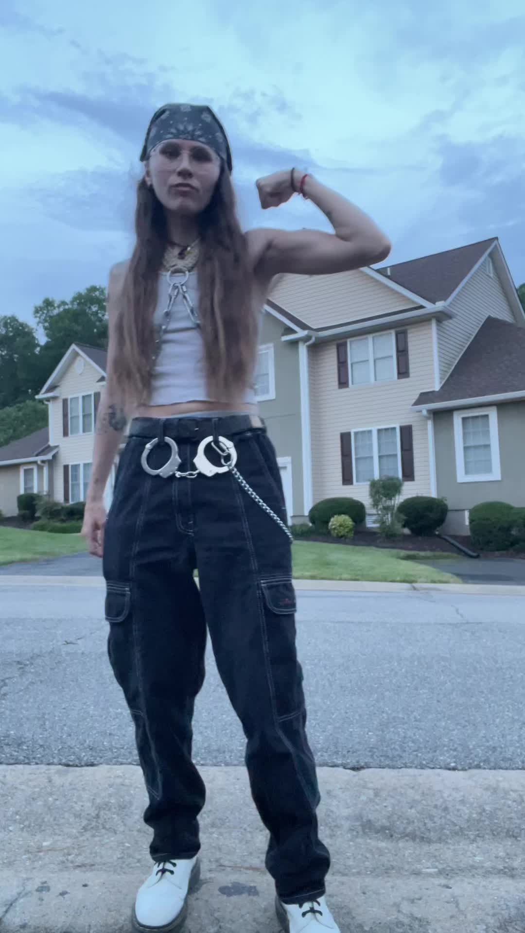 @ca⛓️en