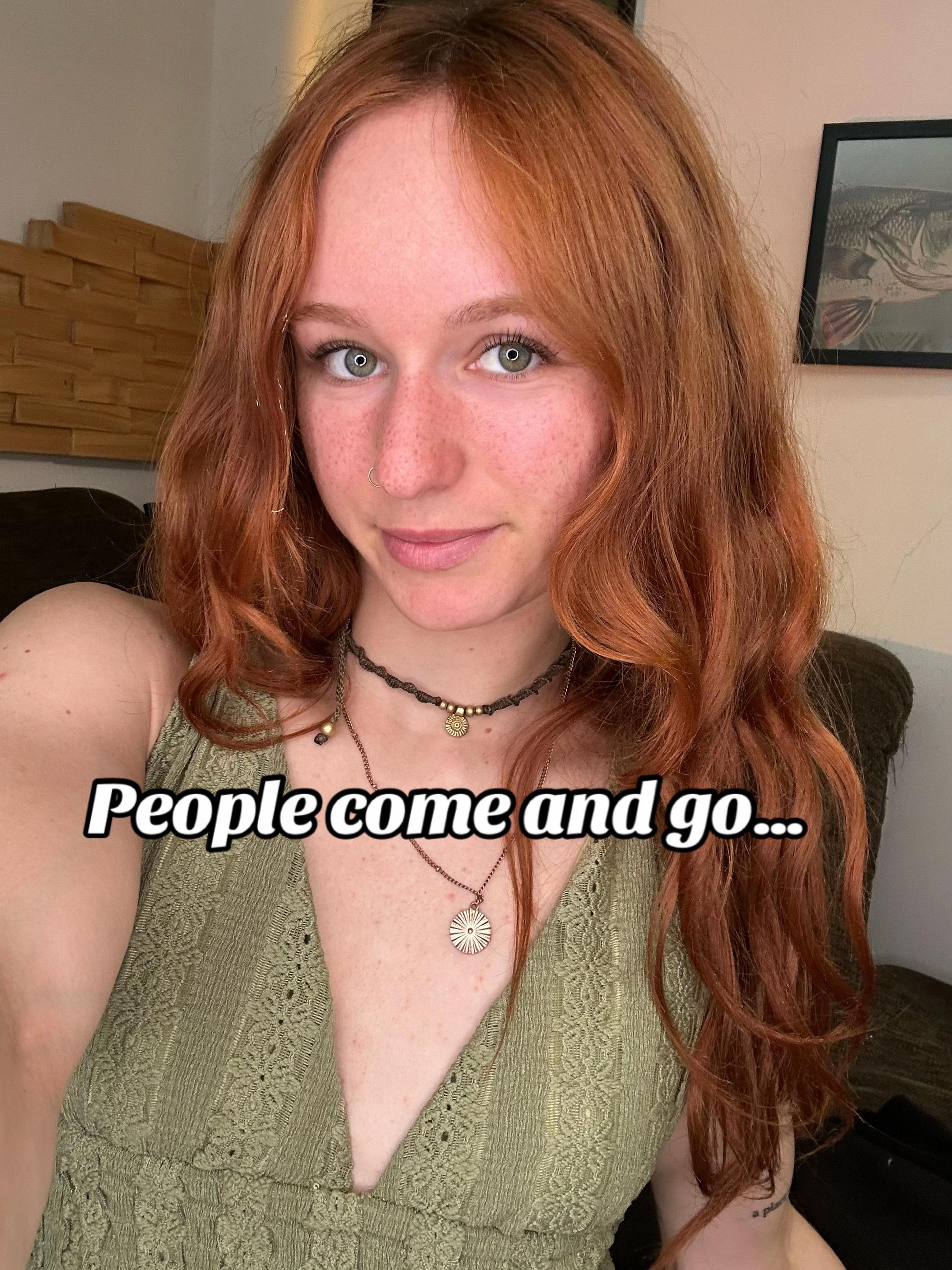 @Elliee