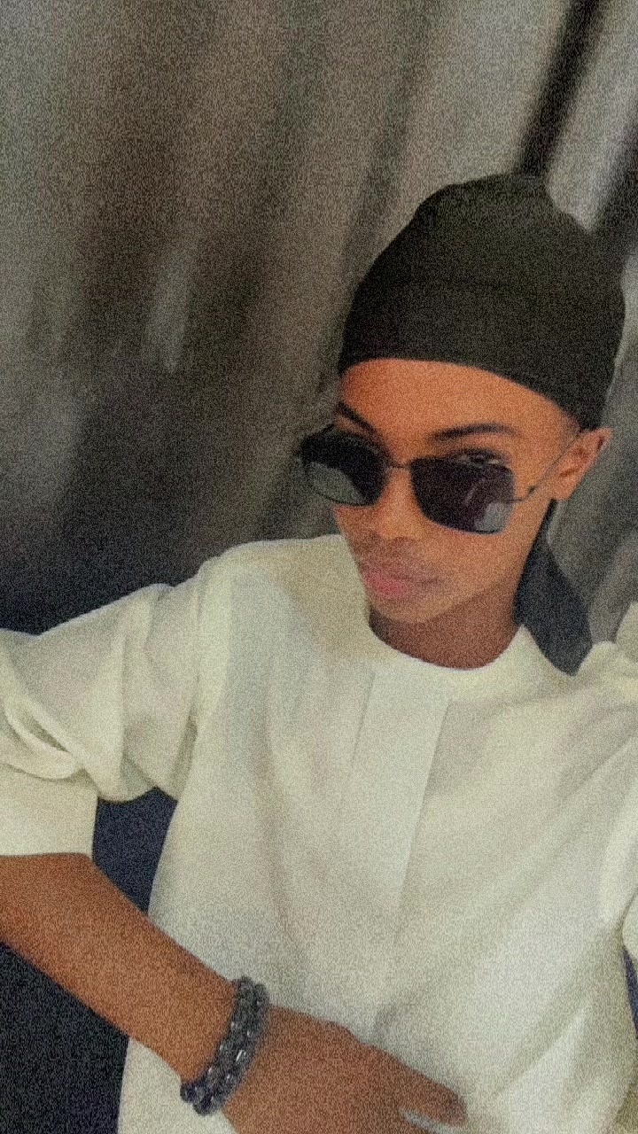 @UMAR💫✨