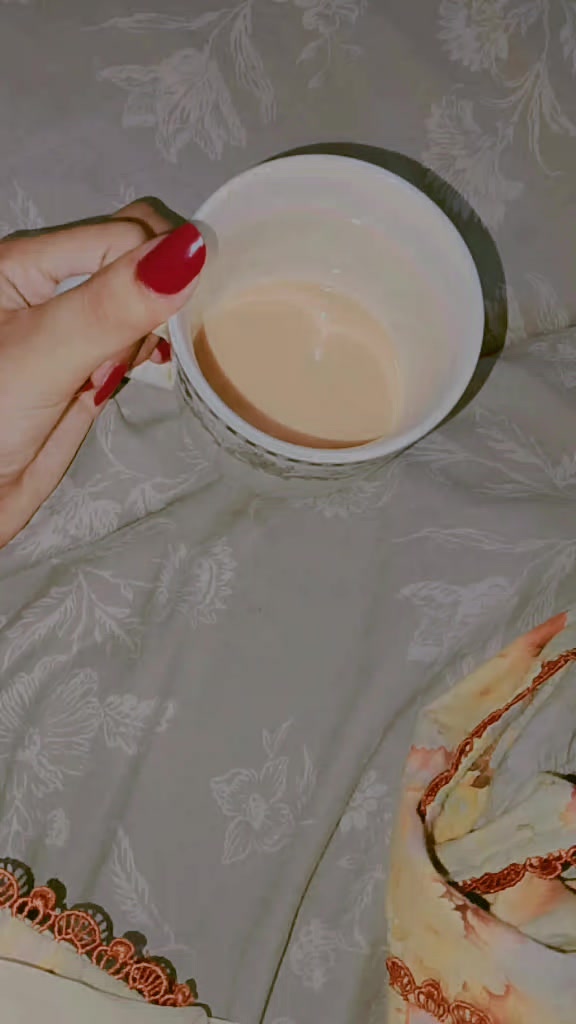 @𝐇𝐎𝐍𝐄𝐘 💗