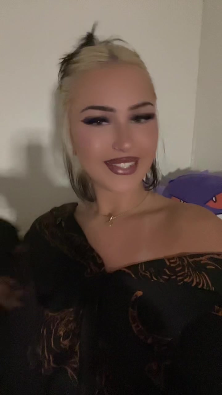 @Ħąłęy