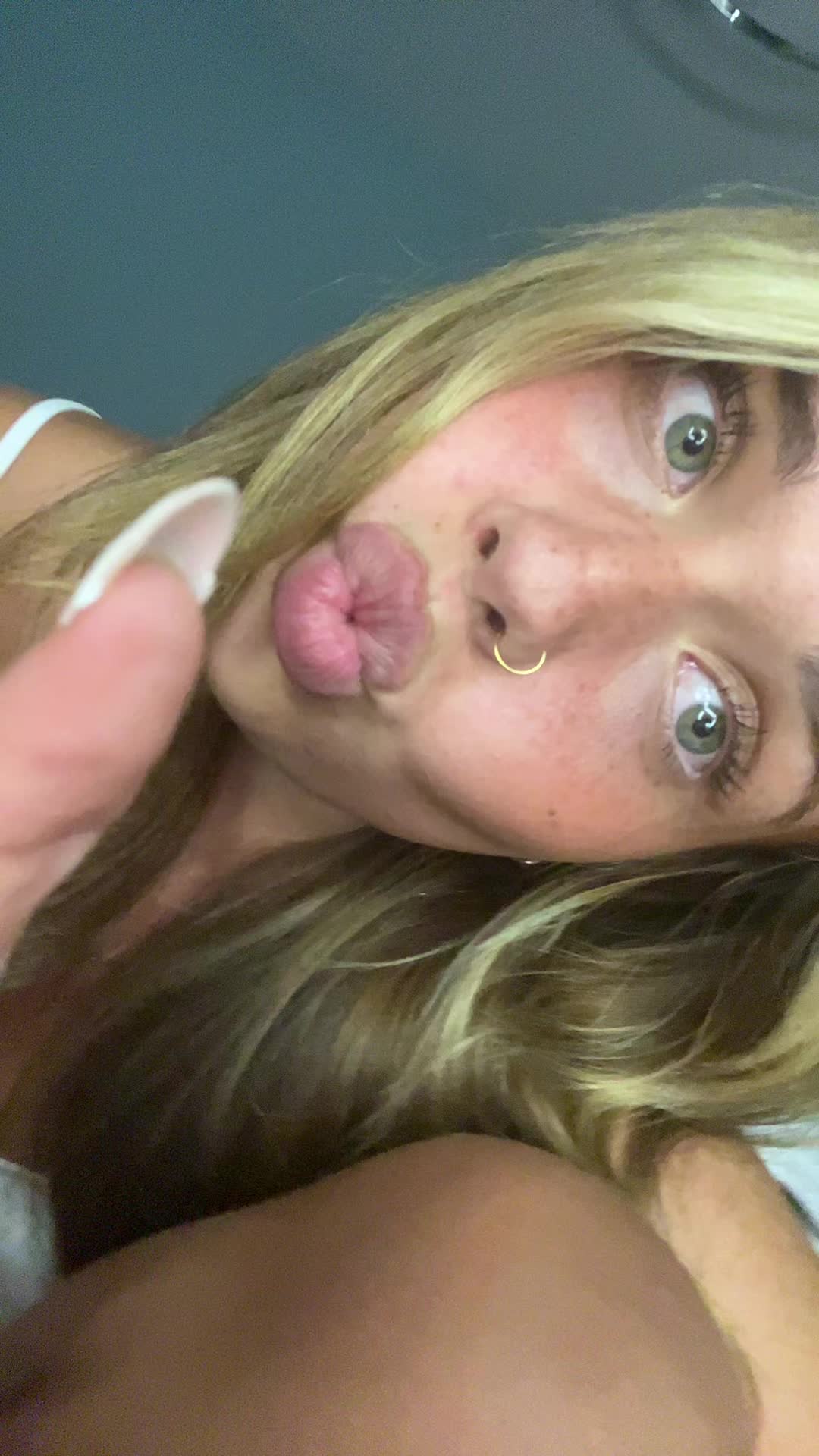@robyn!