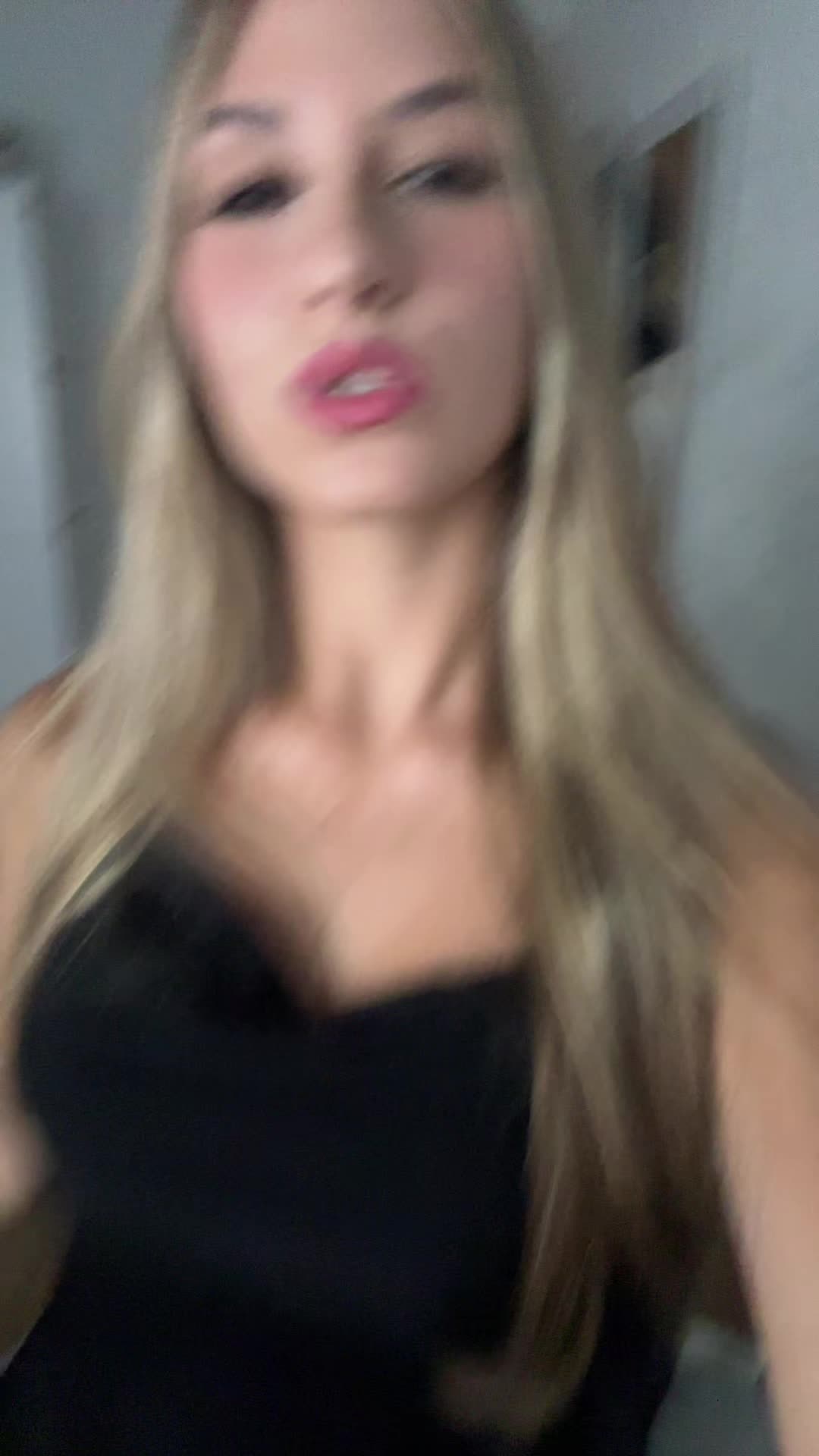 @🦂
