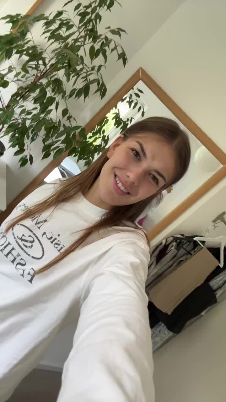 @adelesfashiondiary