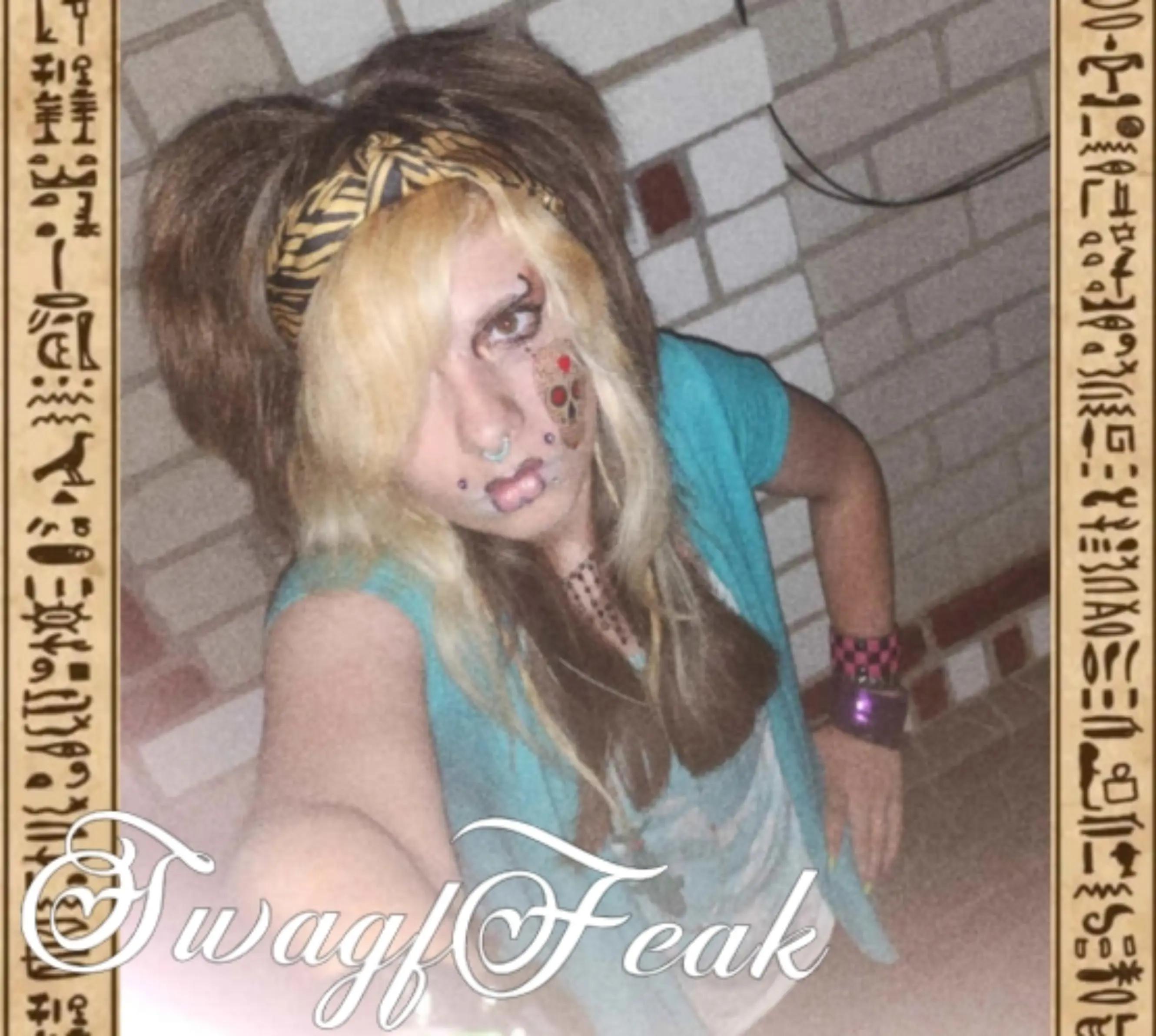 @cherie_cannibal 🧟&zwj;♀️𝄞