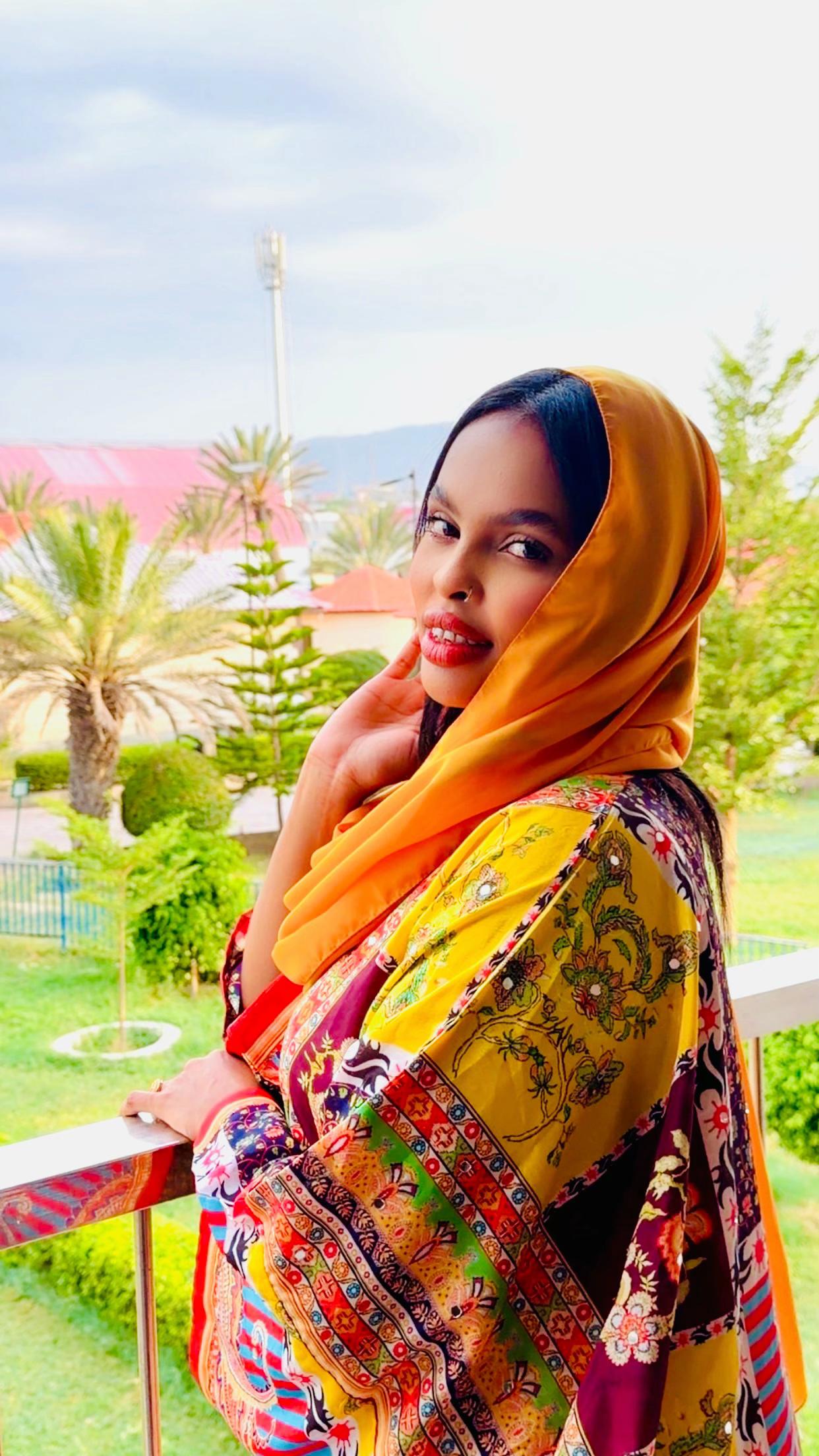 @Fadumo Riyaad