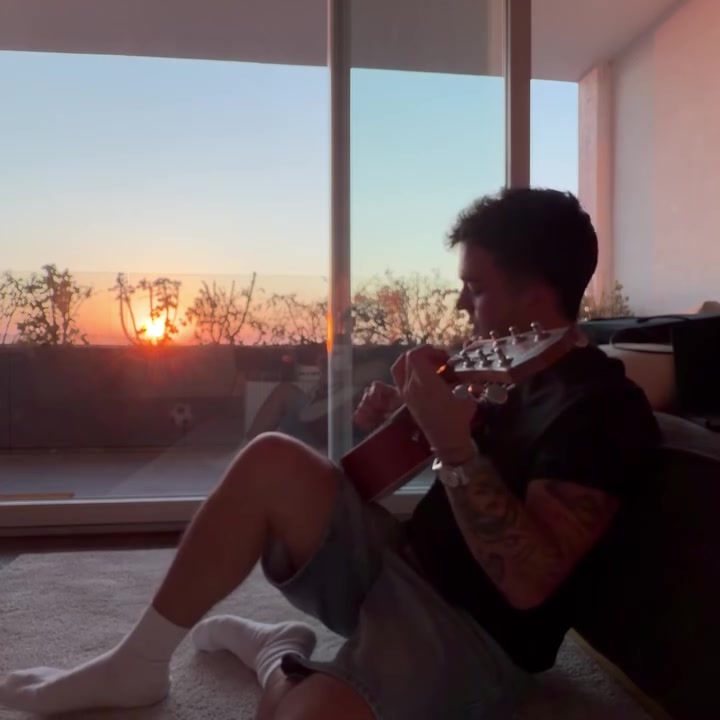 @𝒜𝓃𝓉ℴ𝓃ℯ𝓁𝓁𝒶__𝒫𝒾𝒾 ♡