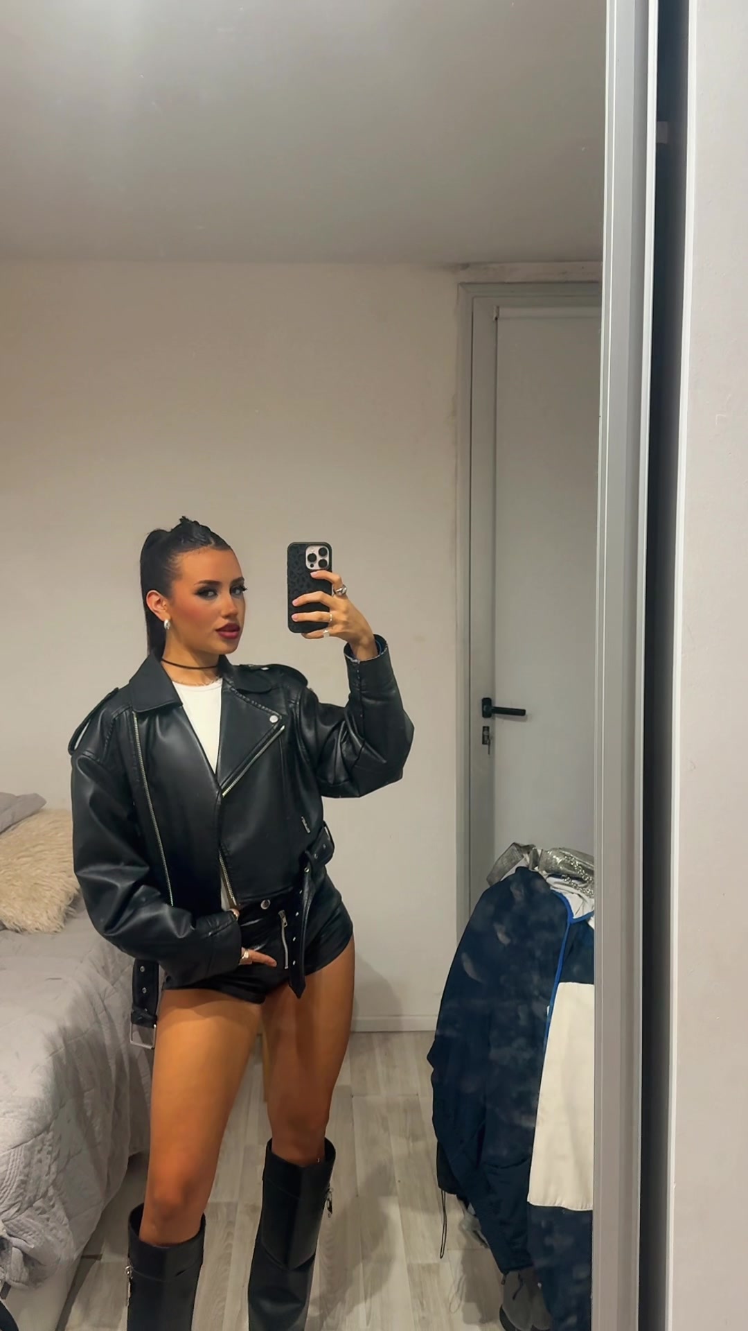 @moreburriel_