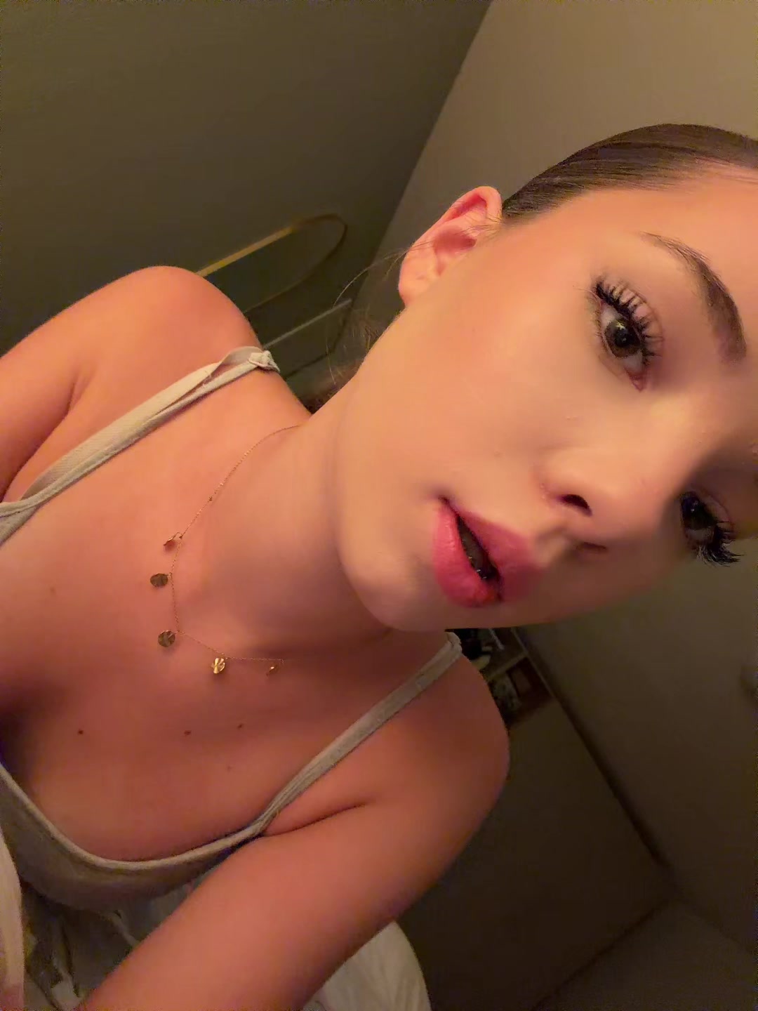 @ℰ𝓁𝒾𝓃𝒶