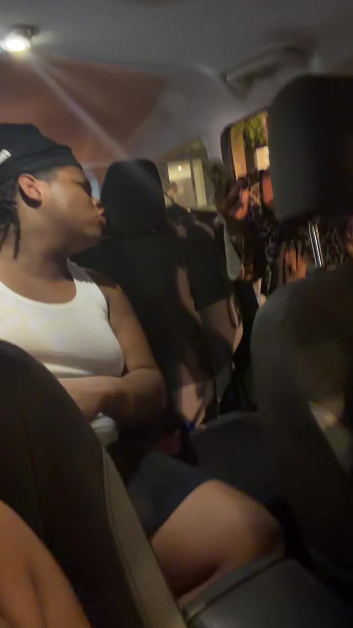 @Lu.