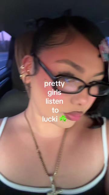 @neliiirose