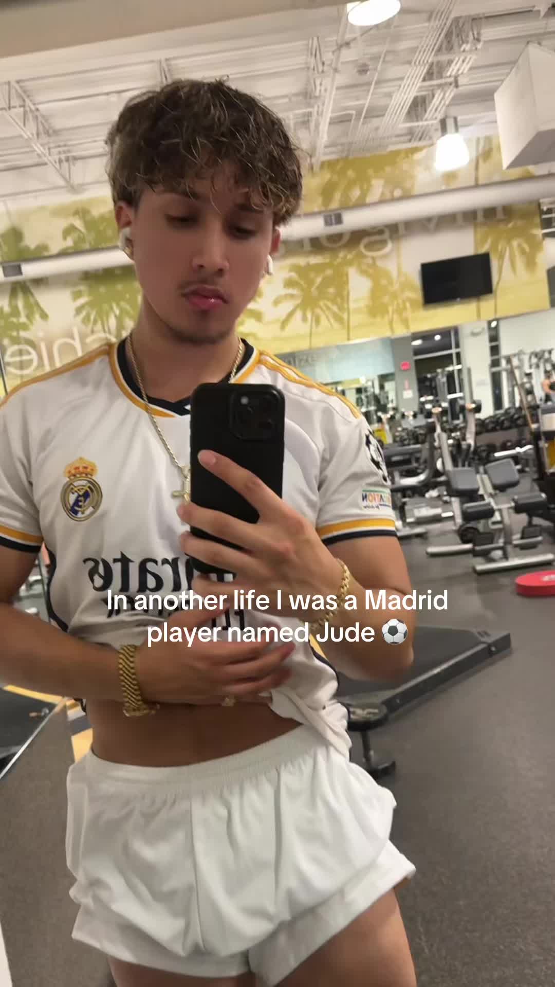 @jamezmontanoo