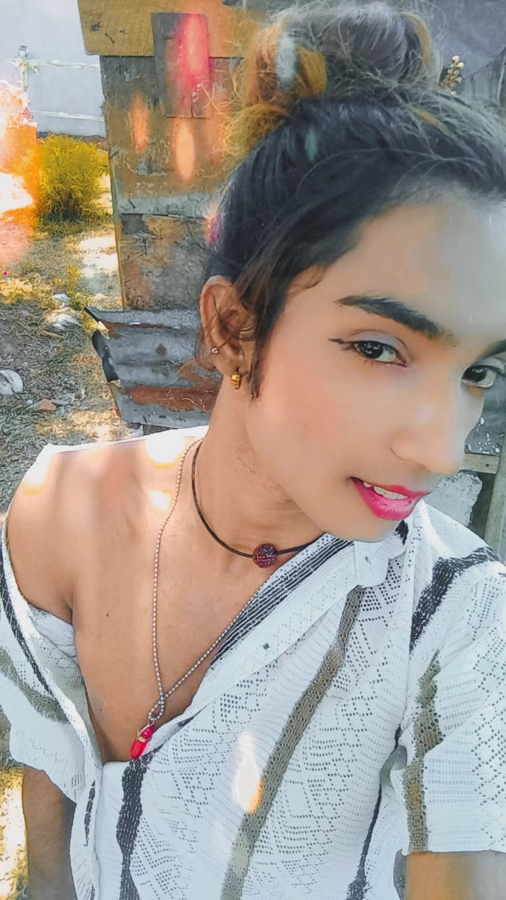 @සුදු බේබි (  ශේශා 🐍)😁