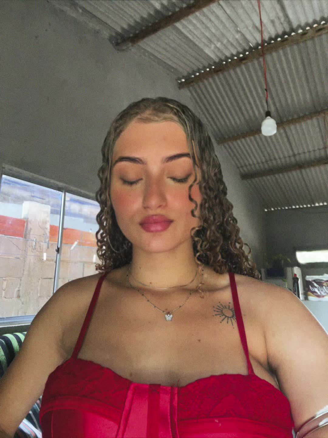 @eujulianasantostrindade_