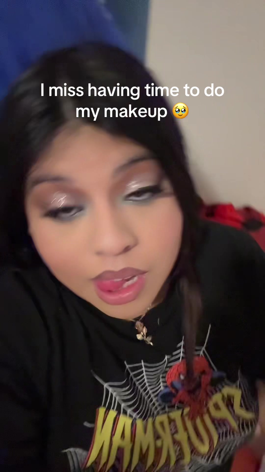 @Jazmin / Latina creator