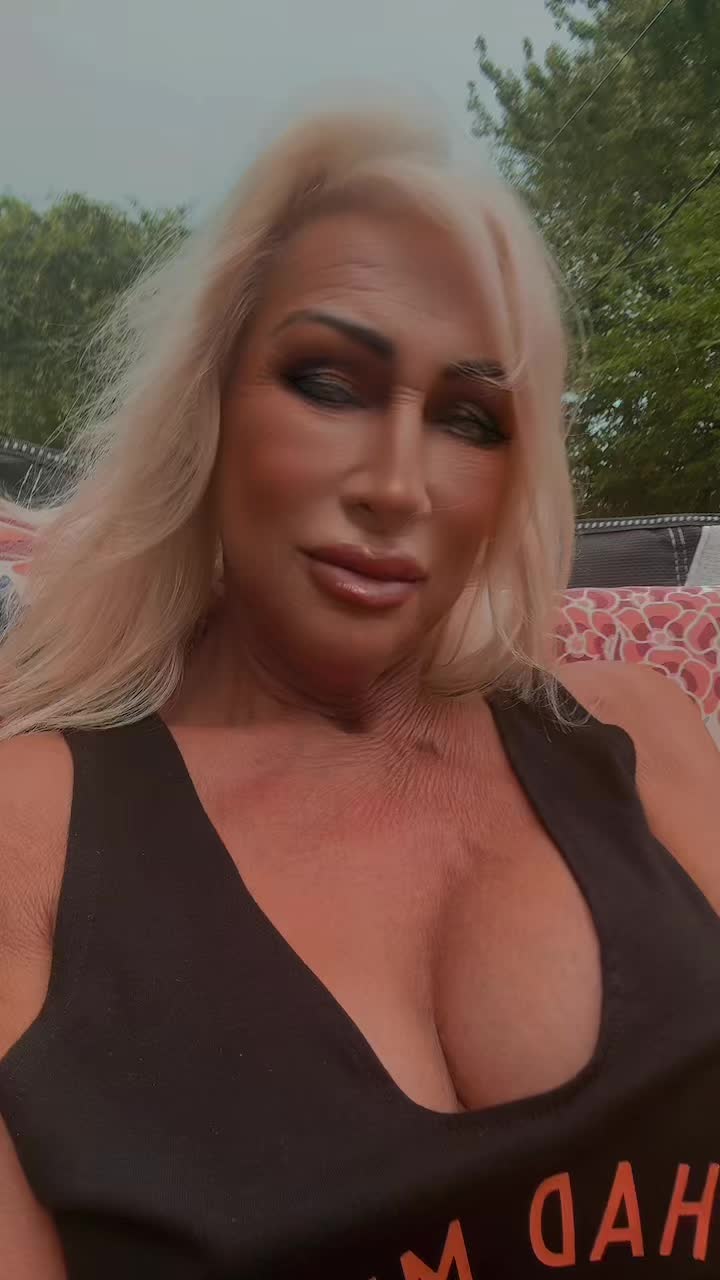 @Tena