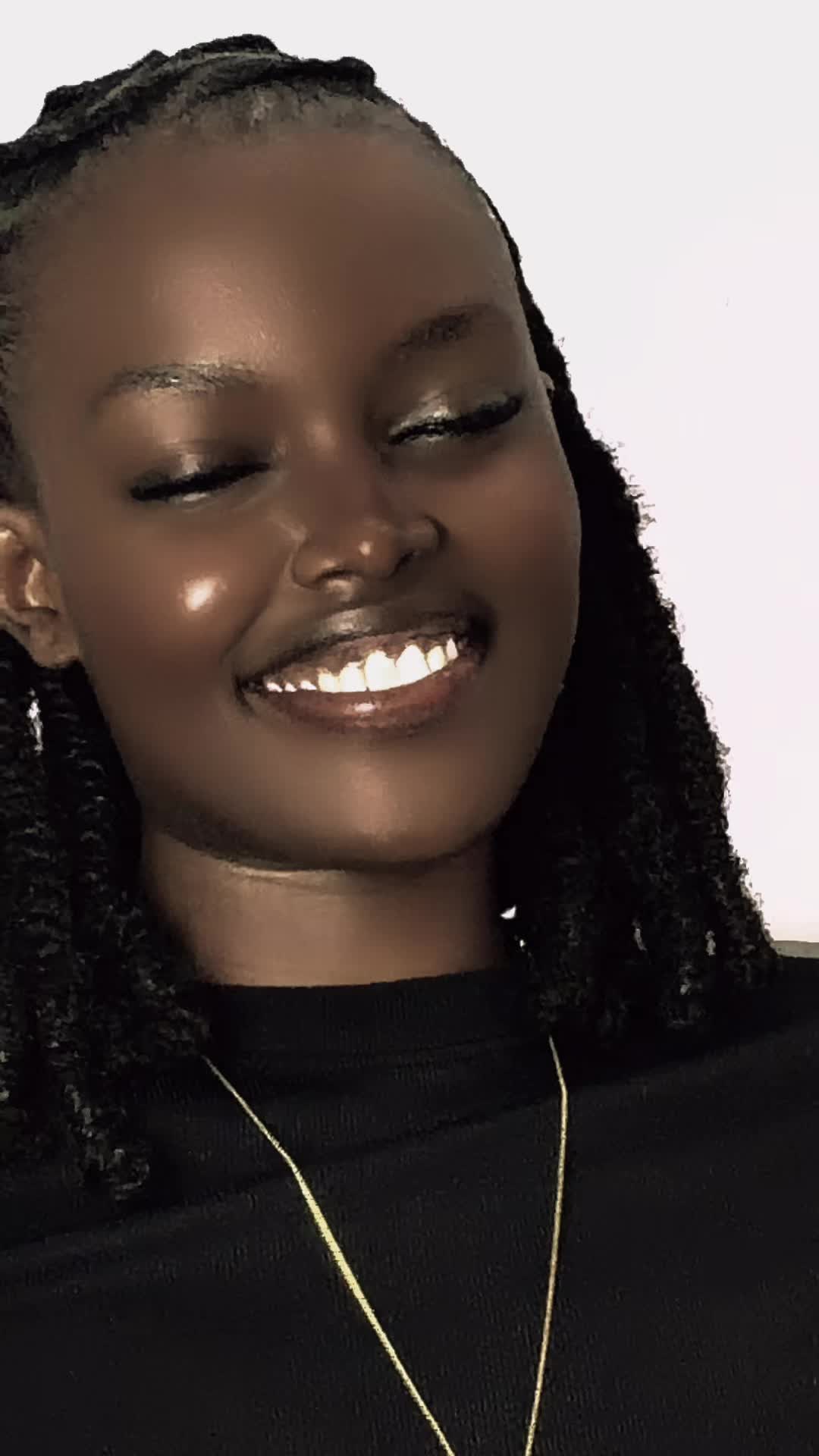 @Cute smile ☺️☺️☺️
