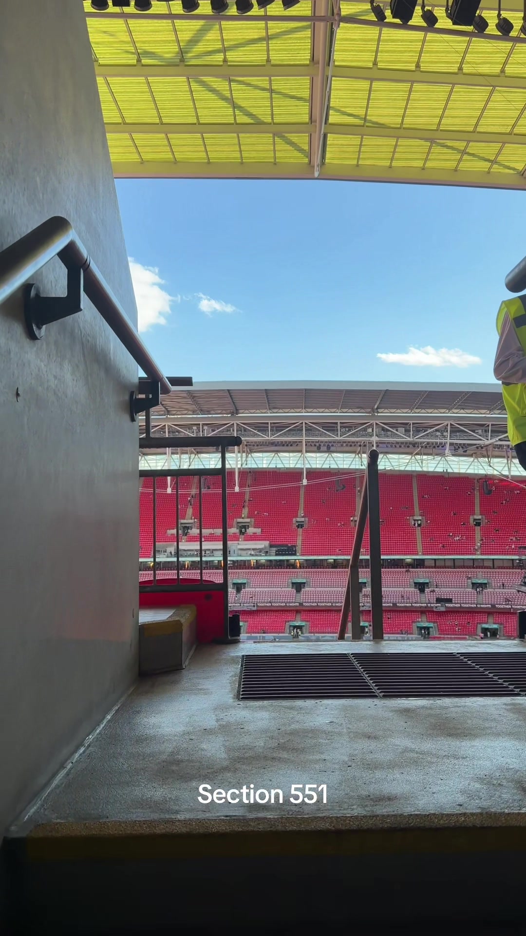 @Lara