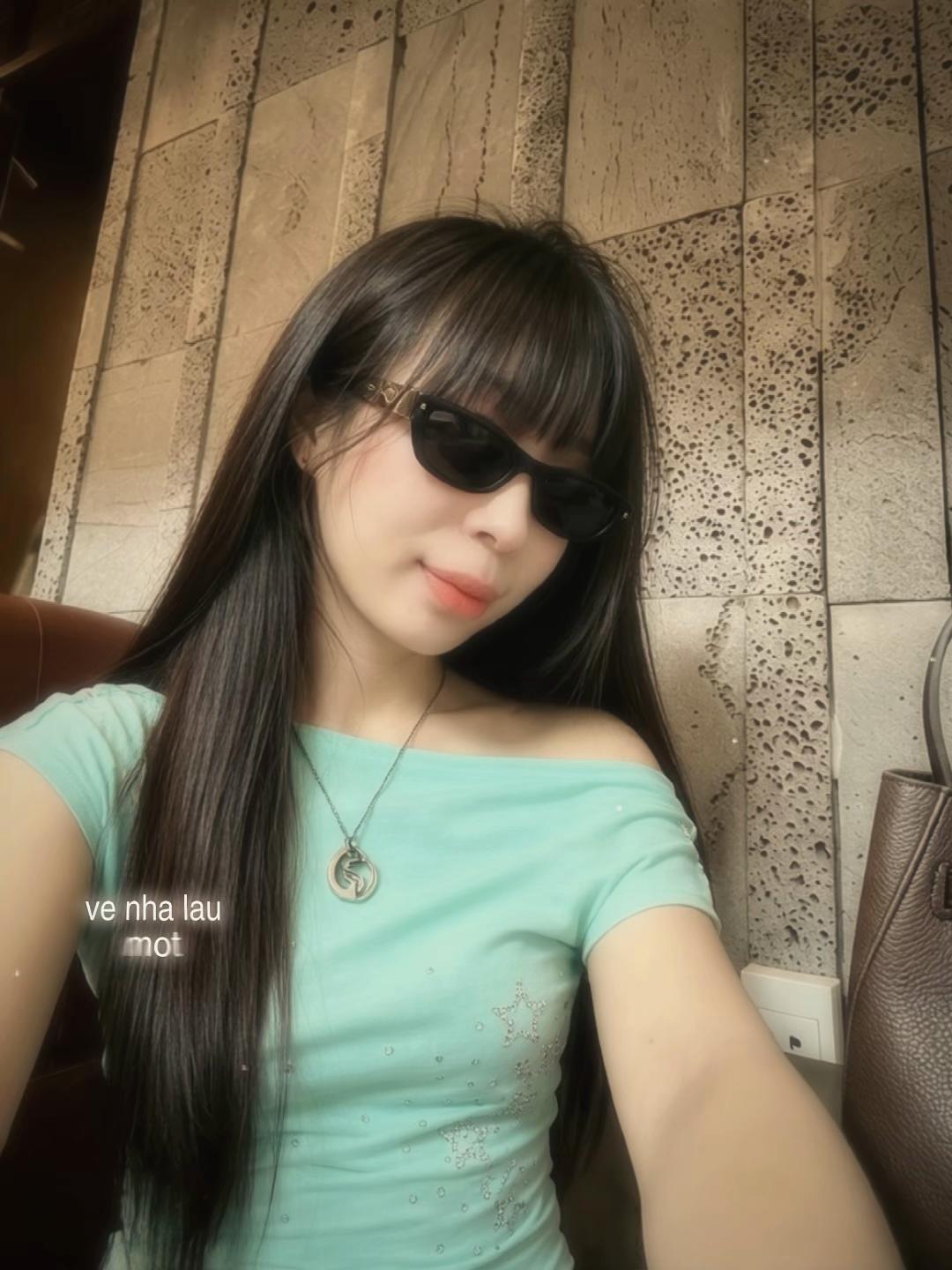 @Như &Yacute; Hương