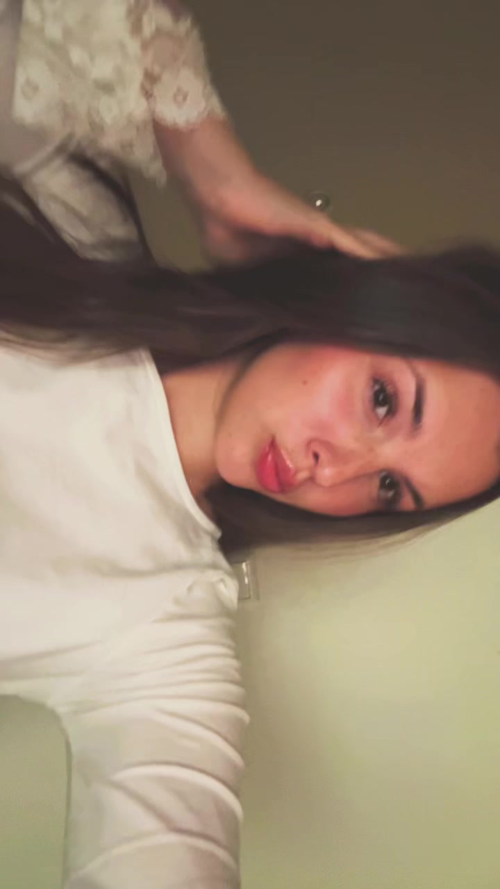 @𝐶ℎ𝑎𝑟𝑙𝑜𝑡𝑡𝑒 𝑆𝑜𝑝ℎ𝑖𝑒